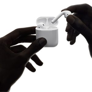 Apple AirPods - Image 5